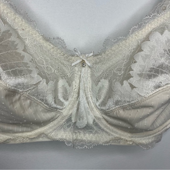 Amoena Aurelie Size 34D Wired Mastectomy Bra Lace & Gold Tone Detailing - Picture 4 of 15
